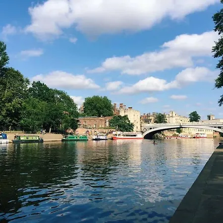 Hotel Hot Tub - York - Fishing Lakes - Free Parking - 4