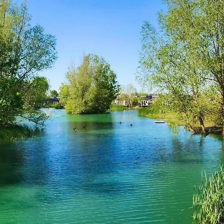Hot Tub - York - Fishing Lakes - Free Parking - 4 Hotel